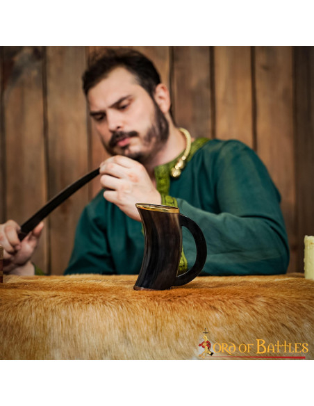 Tazza vichinga in pelle di bue e...