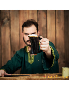 Tazza vichinga in pelle di bue e finiture in ottone 2