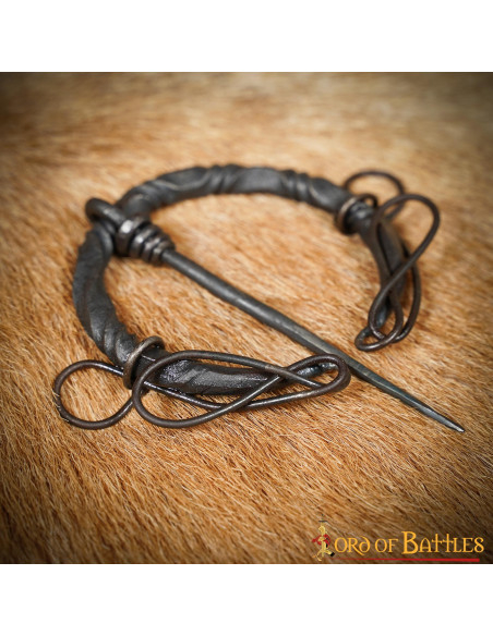 Fibula celtica in ferro battuto con nodi