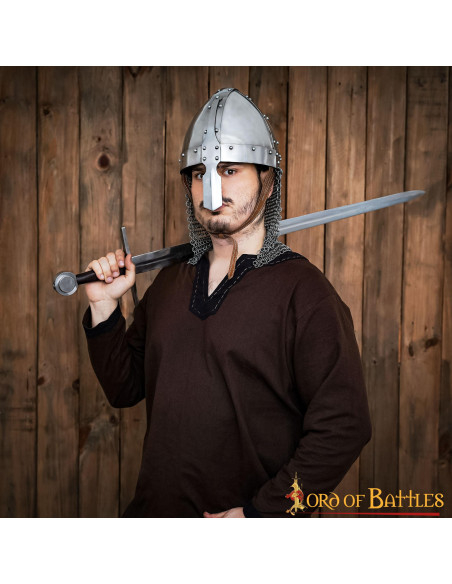 Elmo normanno con nasale e cotta di...