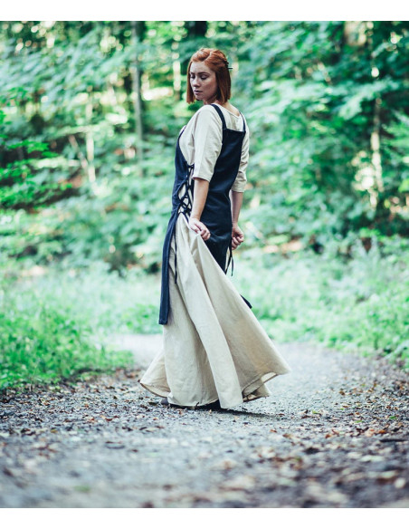 Sopravveste donna Aleiga nera con...