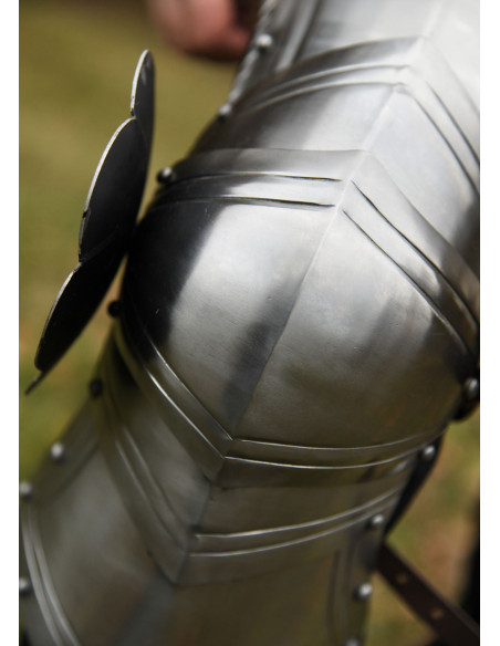 Coppia di gambe gotiche medievali...