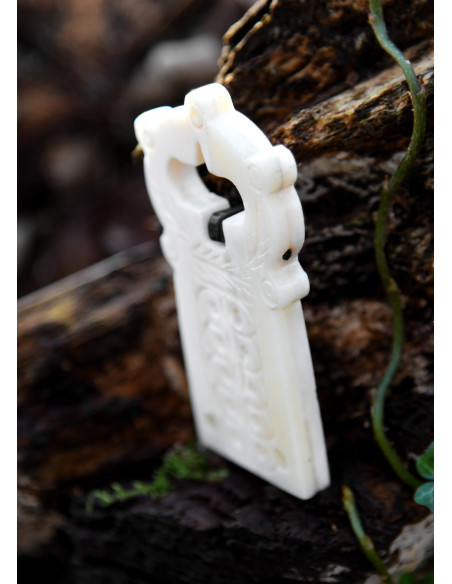 Fibbia della cintura in osso