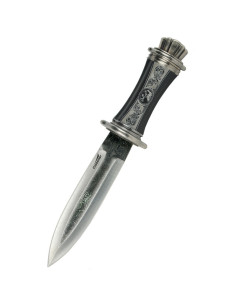 Pugnale con fodero inciso aquila