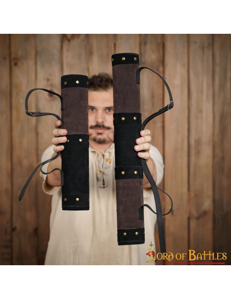 Faretra medievale in pelle, modello...
