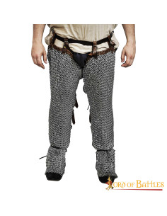 Pantaloni in cotta di maglia d'acciaio con anelli da 6 mm.