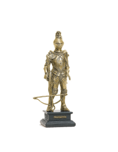 Figura di guerriero del XVI secolo con balestra in...