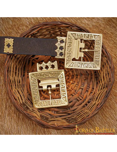 Fibbia in ottone massiccio del XV...