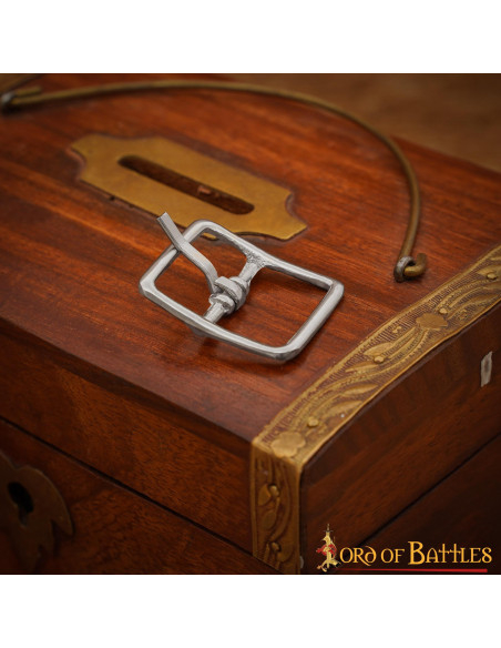 Fibbia medievale in acciaio per...