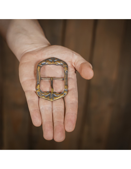 Fibbia medievale in ottone antico dal...