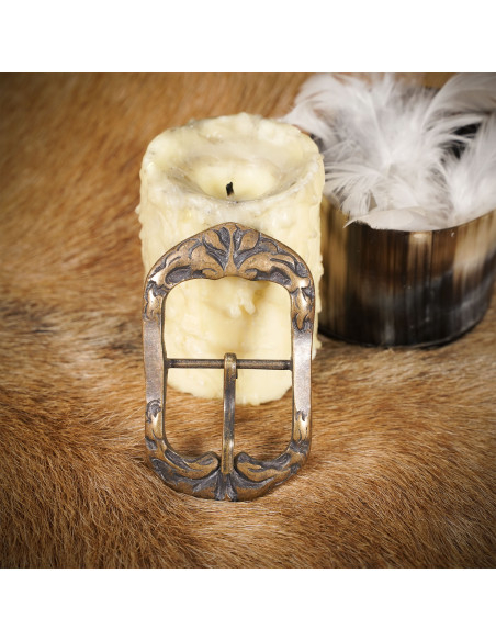 Fibbia medievale in ottone antico dal...