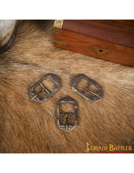 Set di 3 fibbie medievali in ottone...