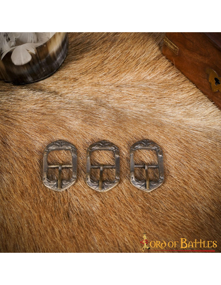 Set di 3 fibbie medievali in ottone...