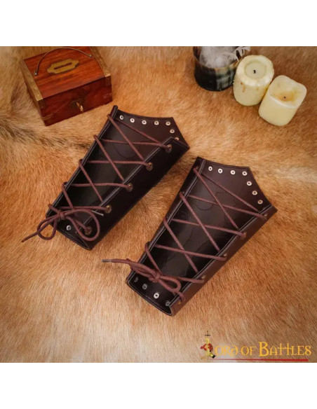 Bracciali medievali in cuoio simbolo...