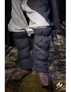 Schinieri medievali imbottiti, neri