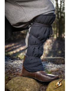 Schinieri medievali imbottiti, neri 2