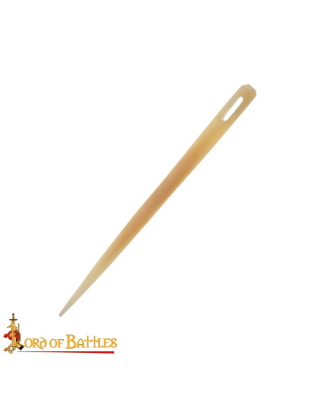 Ago per ricamo medievale in osso (9 cm.)