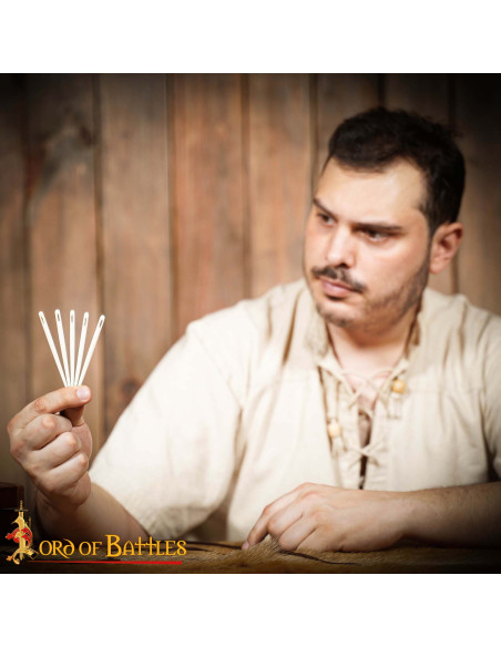 Ago per ricamo medievale in osso (9 cm.)