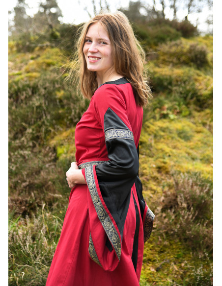 Abito medievale del nobile modello...