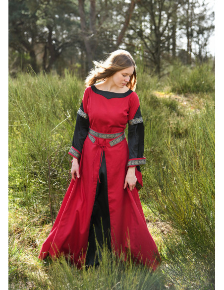 Abito medievale del nobile modello...