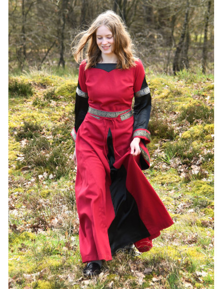 Abito medievale del nobile modello...