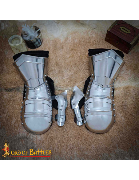 Guanti medievali in acciaio modello...