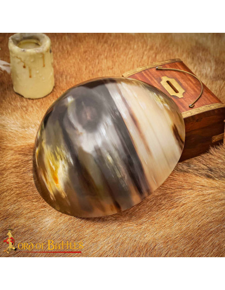 Ciotola medievale di grandi...