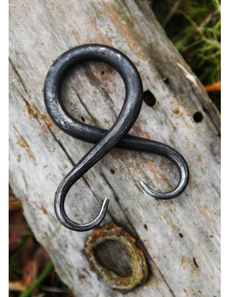 Fibbia della cintura medievale, croce...