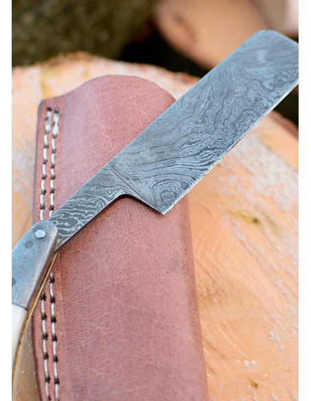 Rasoio in acciaio damasco con fodero...