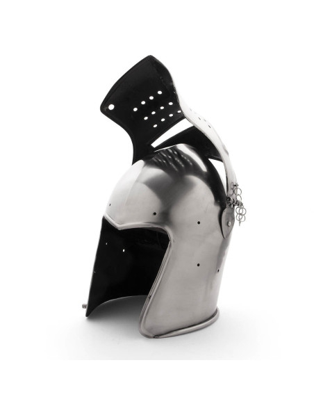 Bacinella medievale con visiera...