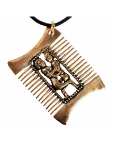 Design di coppia con pendente a pettine medievale