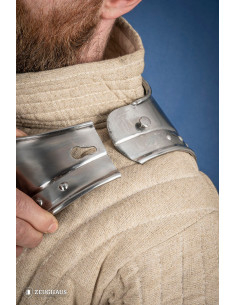 Gorgiera medievale a punta in acciaio lucido 2