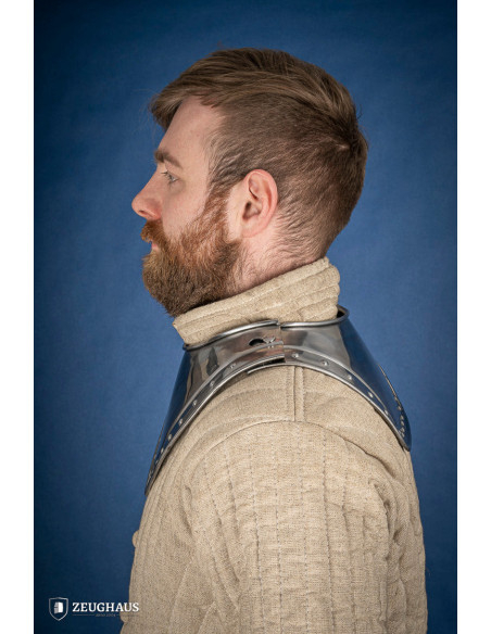 Gorgiera medievale a punta in acciaio...