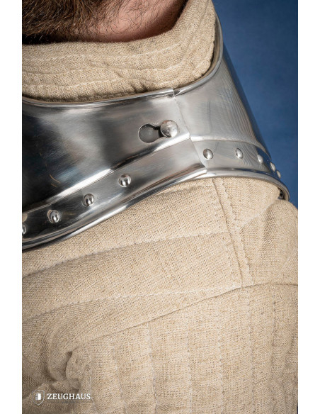 Gorgiera medievale a punta in acciaio...