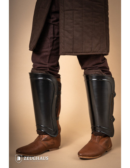 Schinieri da guerriero medievale in...