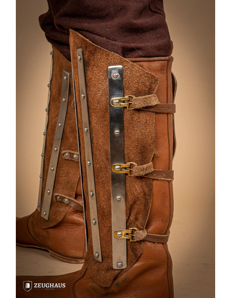 Schinieri medievali in acciaio e...