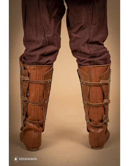 Schinieri medievali in acciaio e...