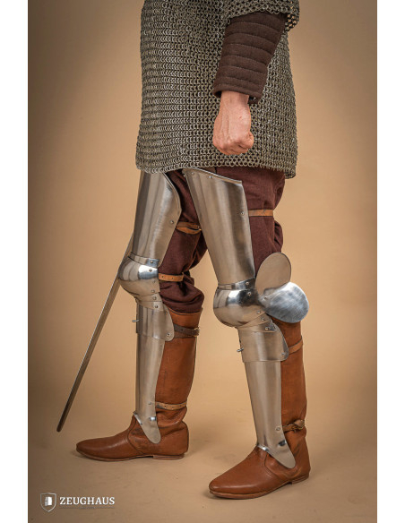 Gambe per armatura medievale in...