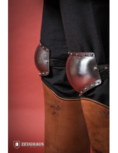 Ginocchiere medievali in acciaio lucido, XIV secolo 2