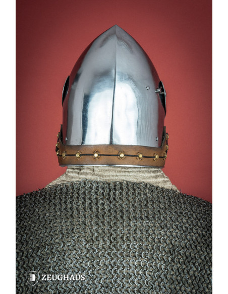 Bacinella medievale con visiera...