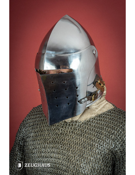 Bacinella medievale con visiera...