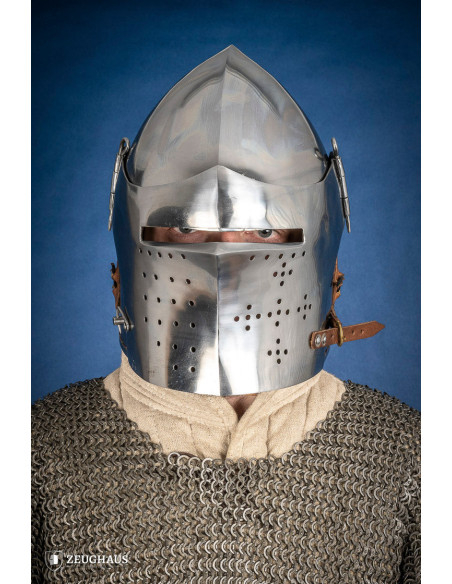 Bacinella medievale in acciaio con...