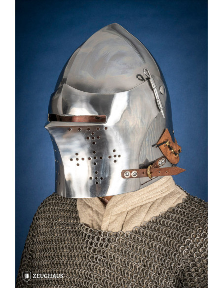 Bacinella medievale in acciaio con...