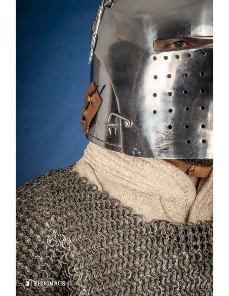 Bacinella medievale in acciaio con...