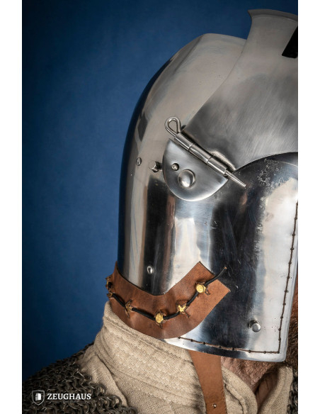 Bacinella medievale in acciaio con...