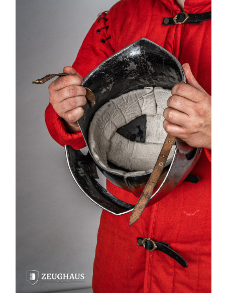 Elmo rinascimentale tipo celata...