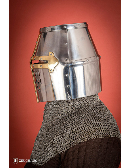 Grande Elmo dei Crociati, croce in...