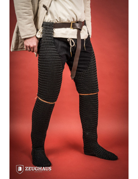 Gambe medievali cotta di maglia in...