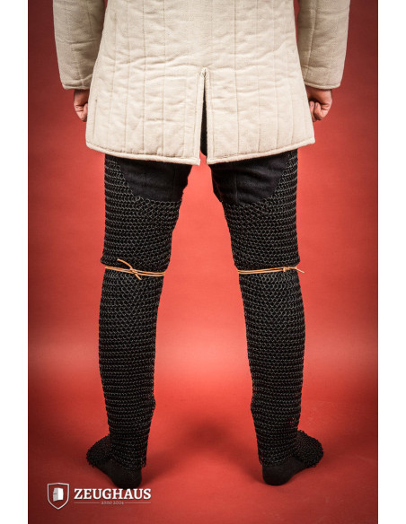 Gambe medievali cotta di maglia in...