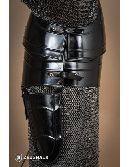 Corazza da guerriero medievale con...